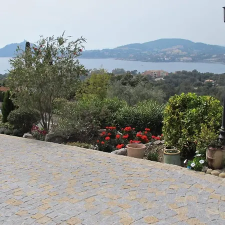 4 Chambres Vue Mer Et Piscine Dans Au Calme Sur Les Hauteur Willa