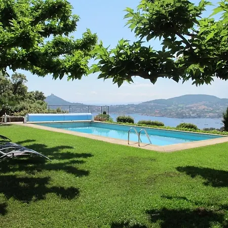 Villa 4 Chambres Vue Mer Et Piscine Dans Au Calme Sur Les Hauteur Saint-Raphael (Var)