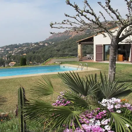 Villa 4 Chambres Vue Mer Et Piscine Dans Au Calme Sur Les Hauteur Saint-Raphael (Var)